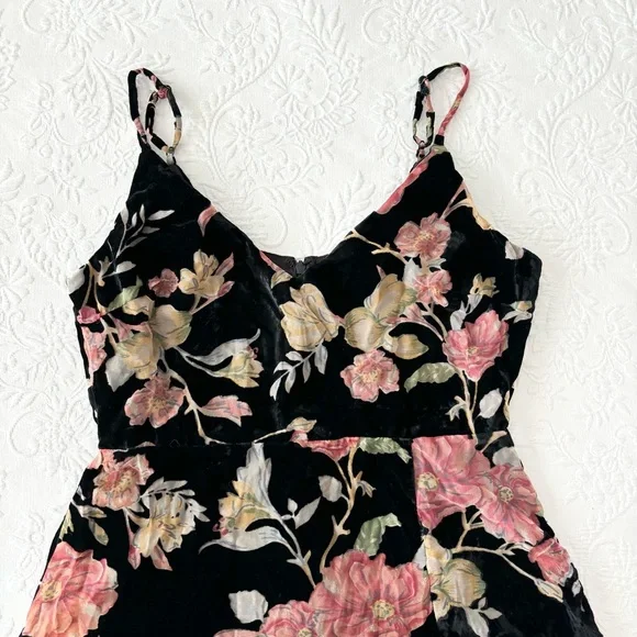 NWOT Lulus Alluring Blooms Black Floral Burnout Velvet Maxi Dress Large - Picture 3 of 7